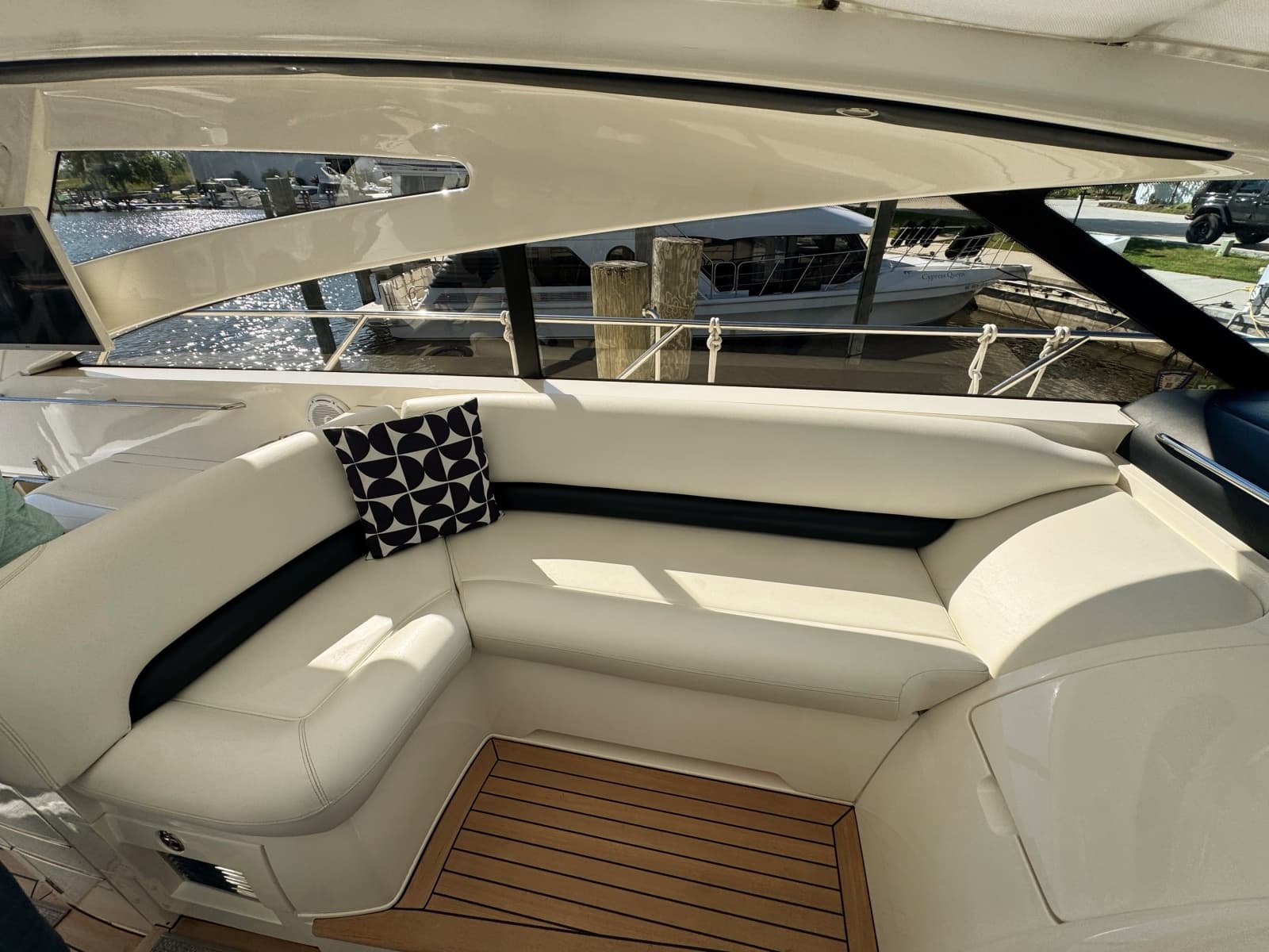 2004 Viking Princess V58 - Photo 16