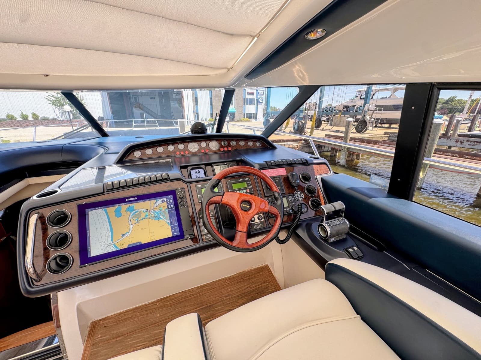 2004 Viking Princess V58 - Photo 10