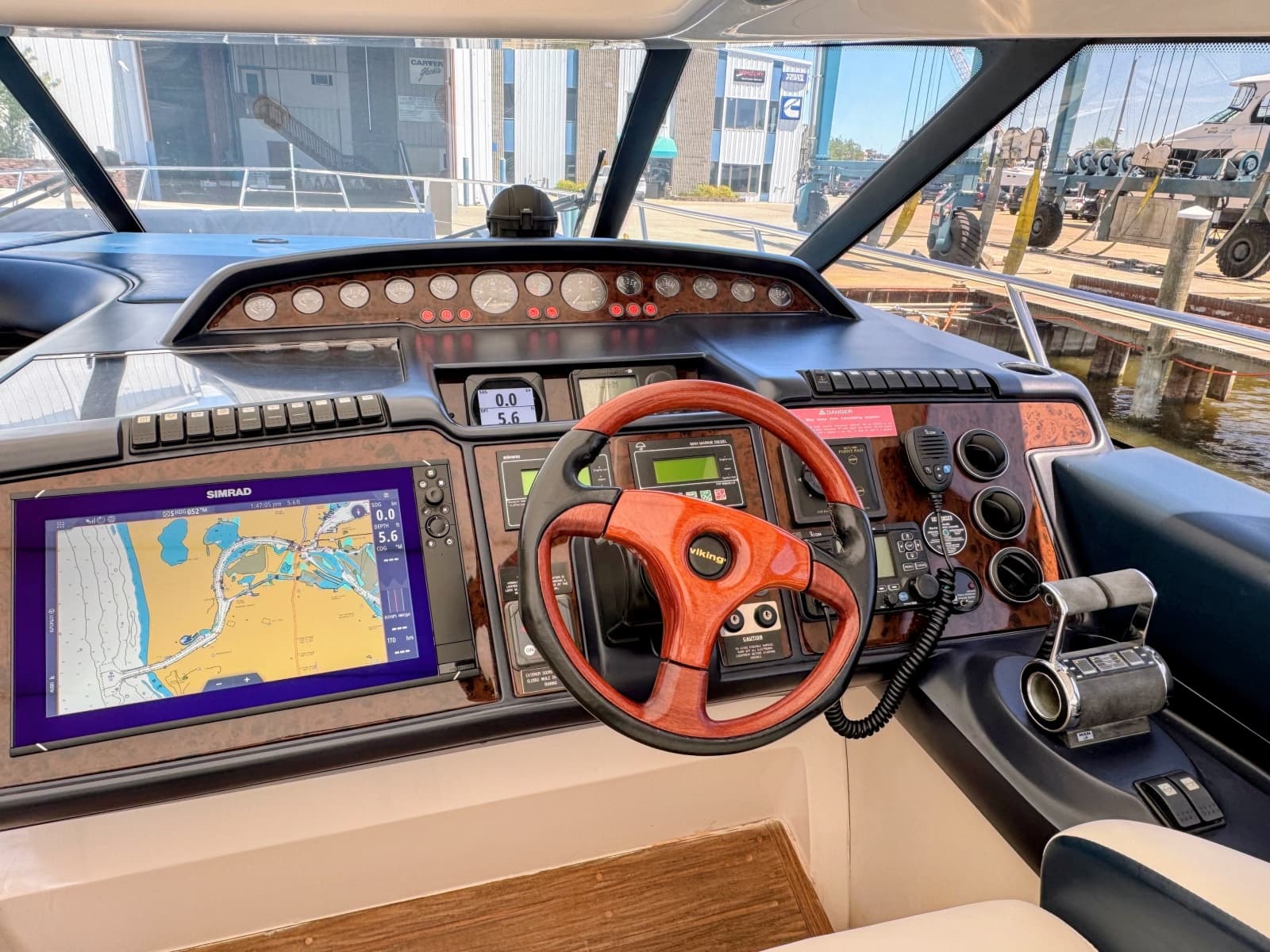 2004 Viking Princess V58 - Photo 11