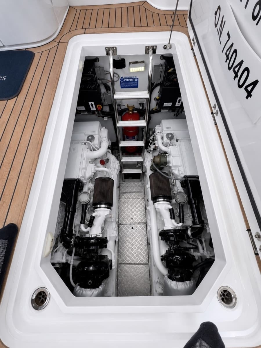 2004 Viking Princess V58 - Photo 27
