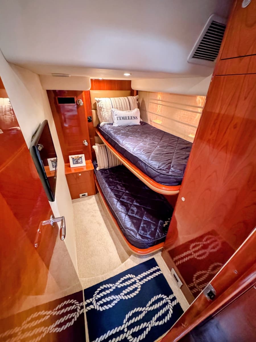 2004 Viking Princess V58 - Photo 43
