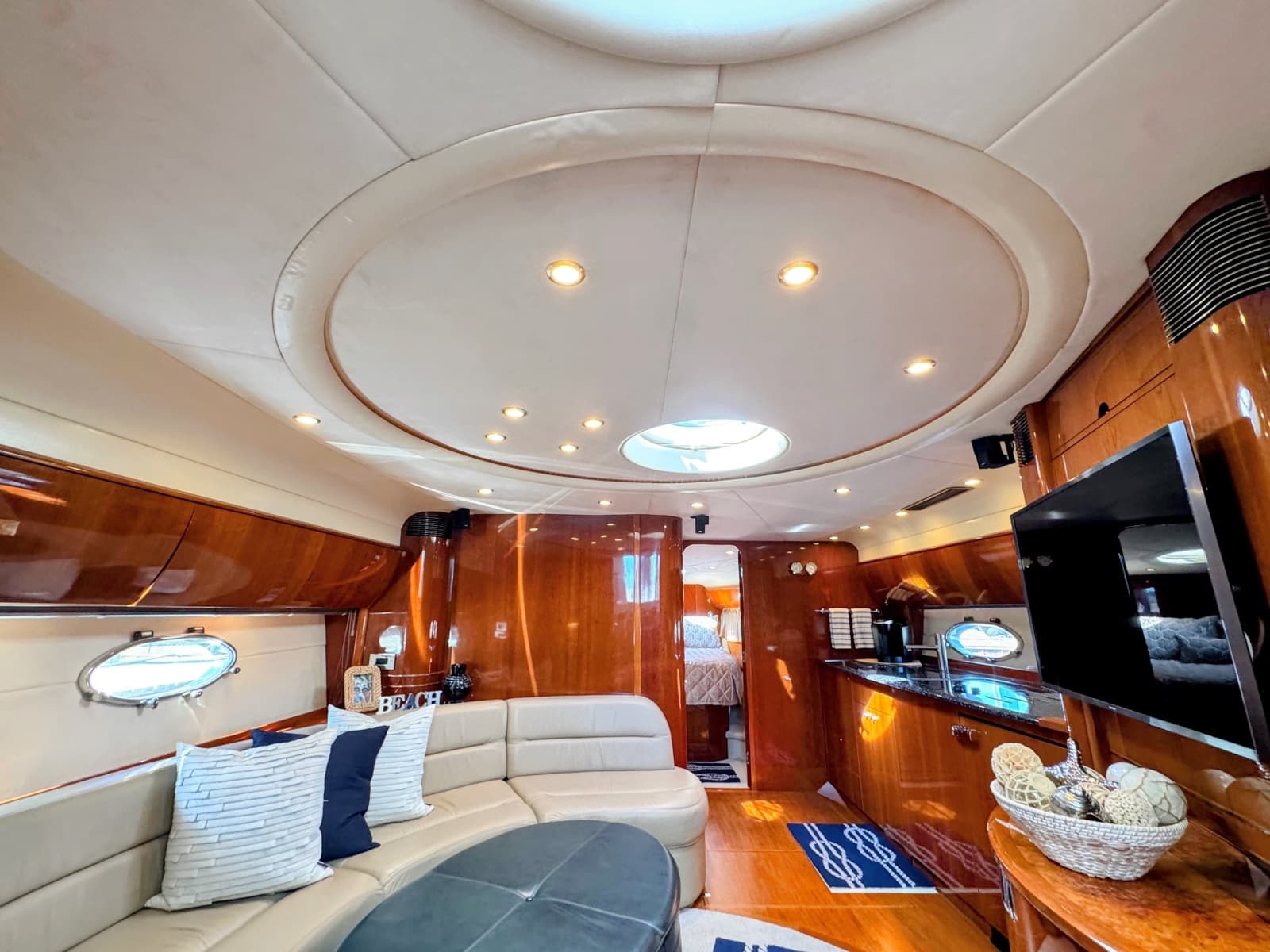 2004 Viking Princess V58 - Photo 36