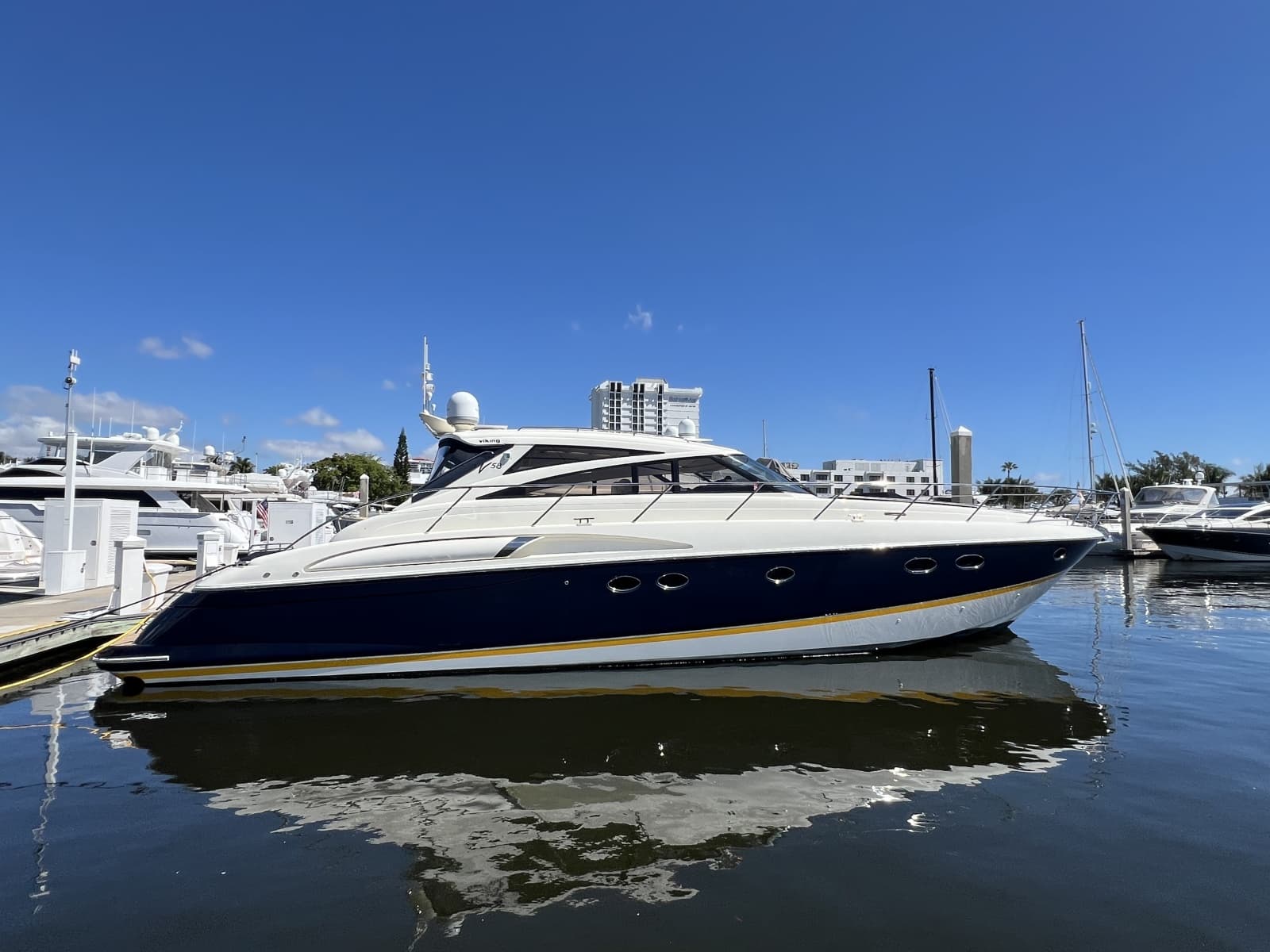 2004 Viking Princess V58 - Photo 1