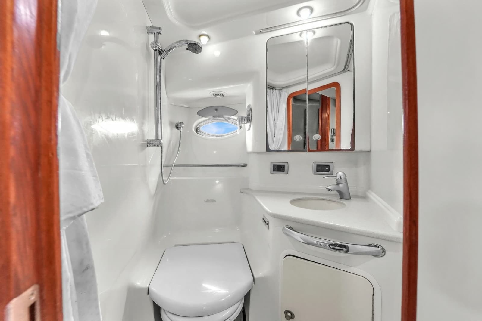 2004 Sea Ray 460 Sundancer - Photo 30