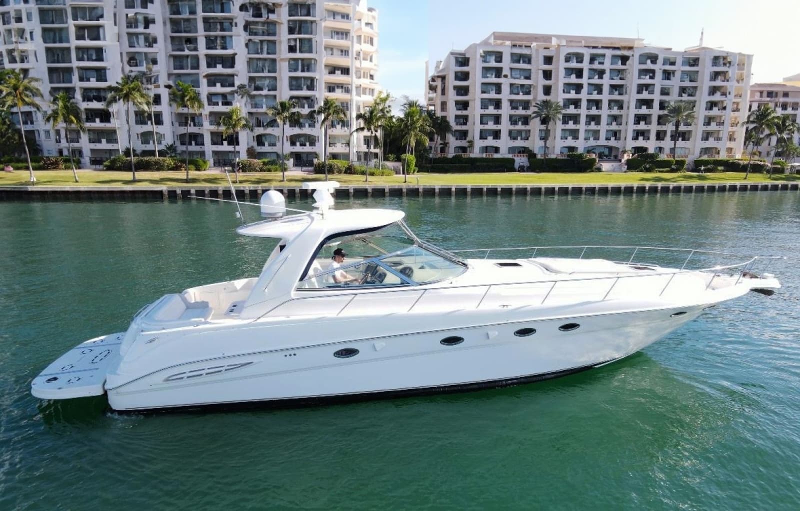 2004 Sea Ray 460 Sundancer - Photo 2