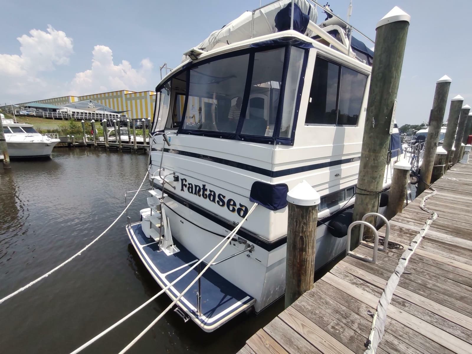 1989 Hyatt Double Cabin Motoryacht - Photo 4