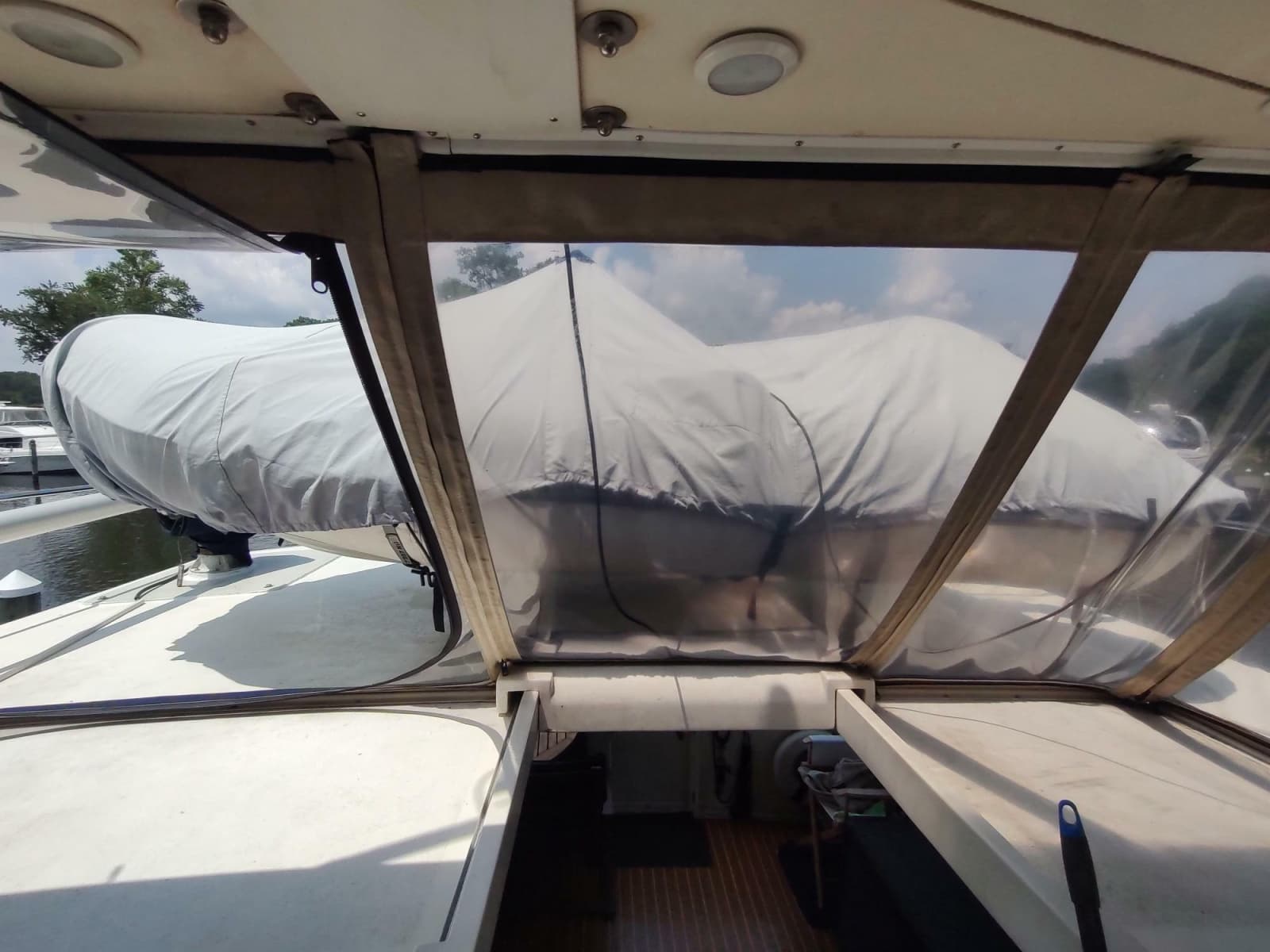 1989 Hyatt Double Cabin Motoryacht - Photo 27
