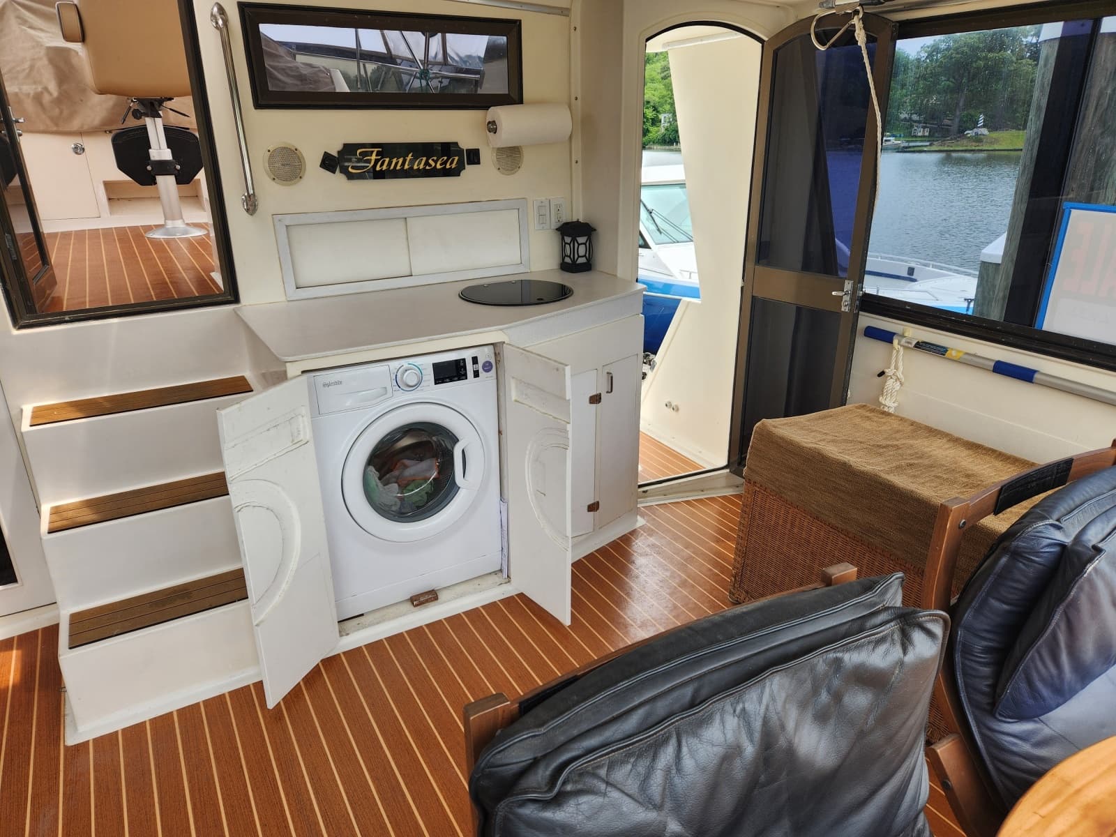 1989 Hyatt Double Cabin Motoryacht - Photo 13