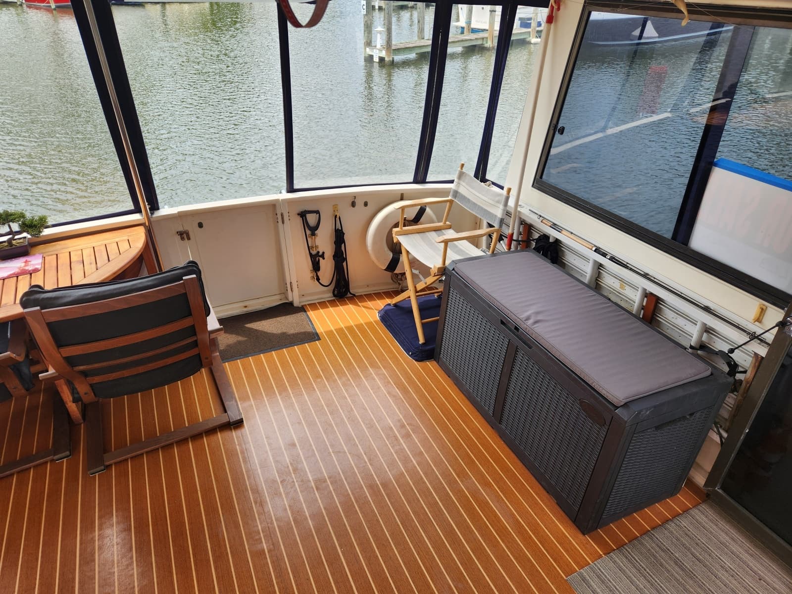 1989 Hyatt Double Cabin Motoryacht - Photo 9