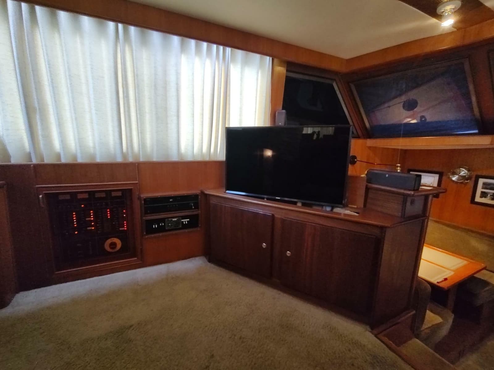1989 Hyatt Double Cabin Motoryacht - Photo 35