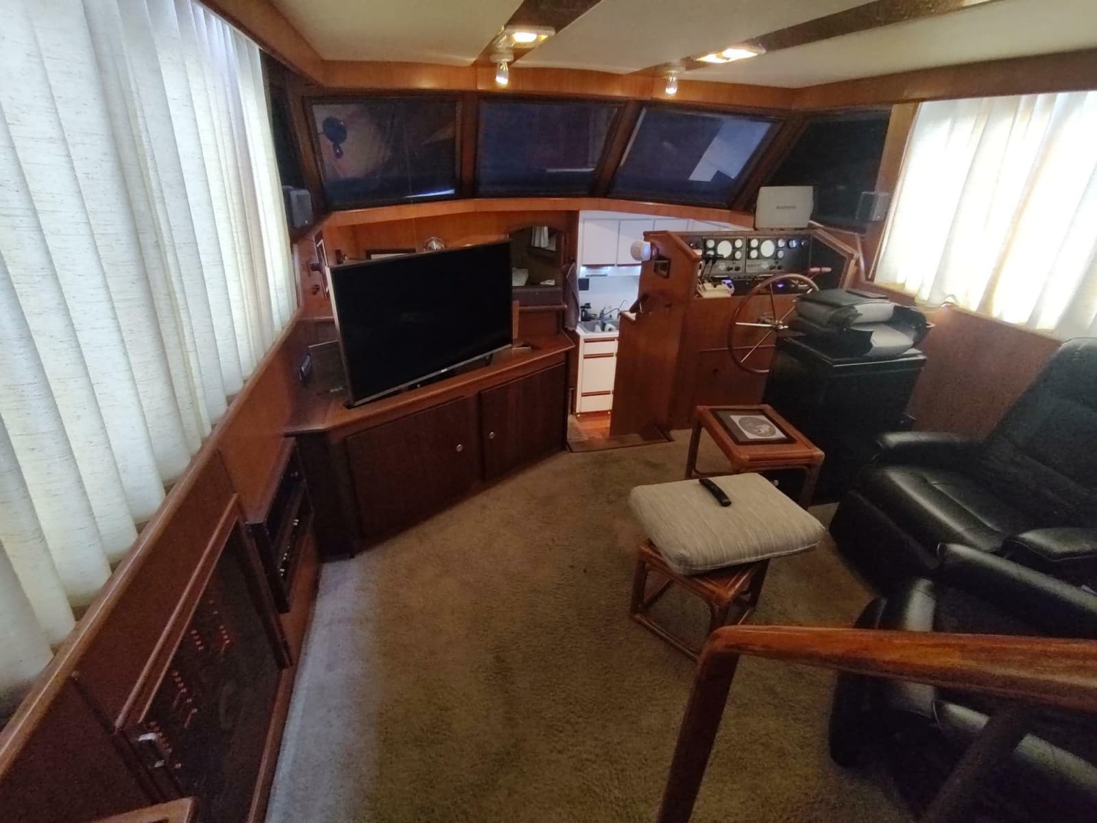 1989 Hyatt Double Cabin Motoryacht - Photo 34