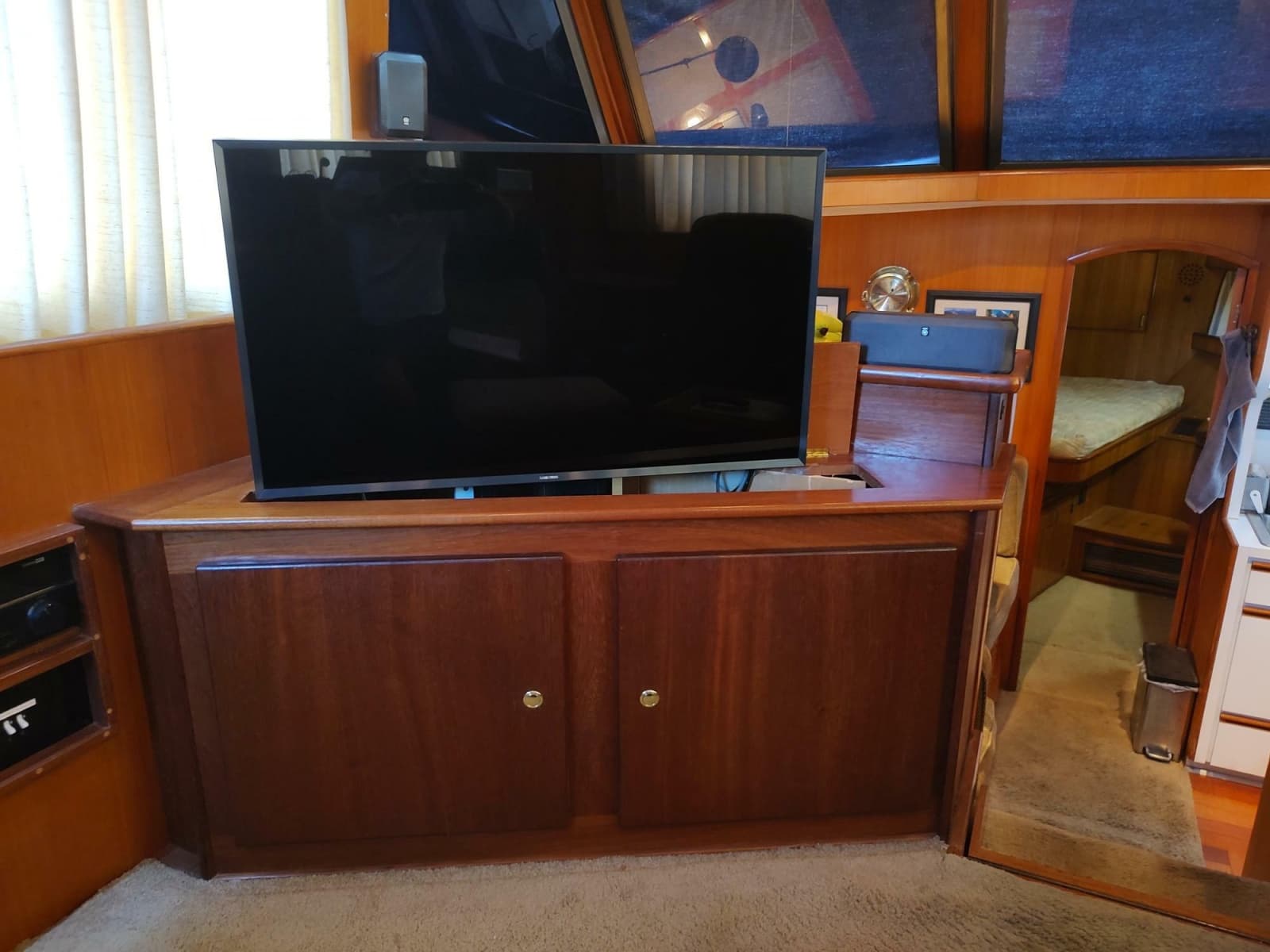 1989 Hyatt Double Cabin Motoryacht - Photo 36