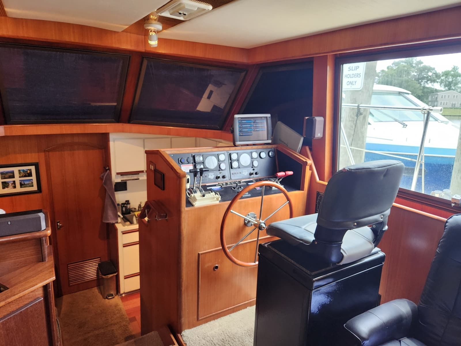 1989 Hyatt Double Cabin Motoryacht - Photo 28
