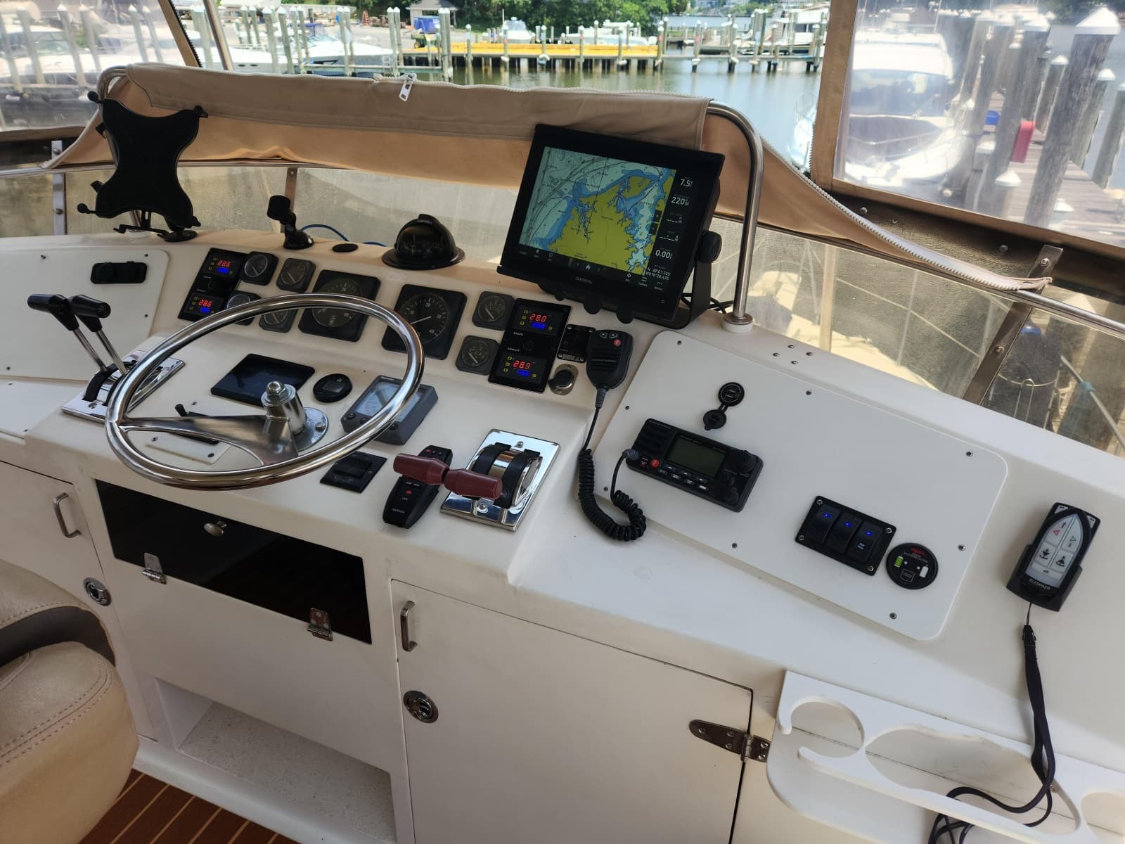 1989 Hyatt Double Cabin Motoryacht - Photo 19