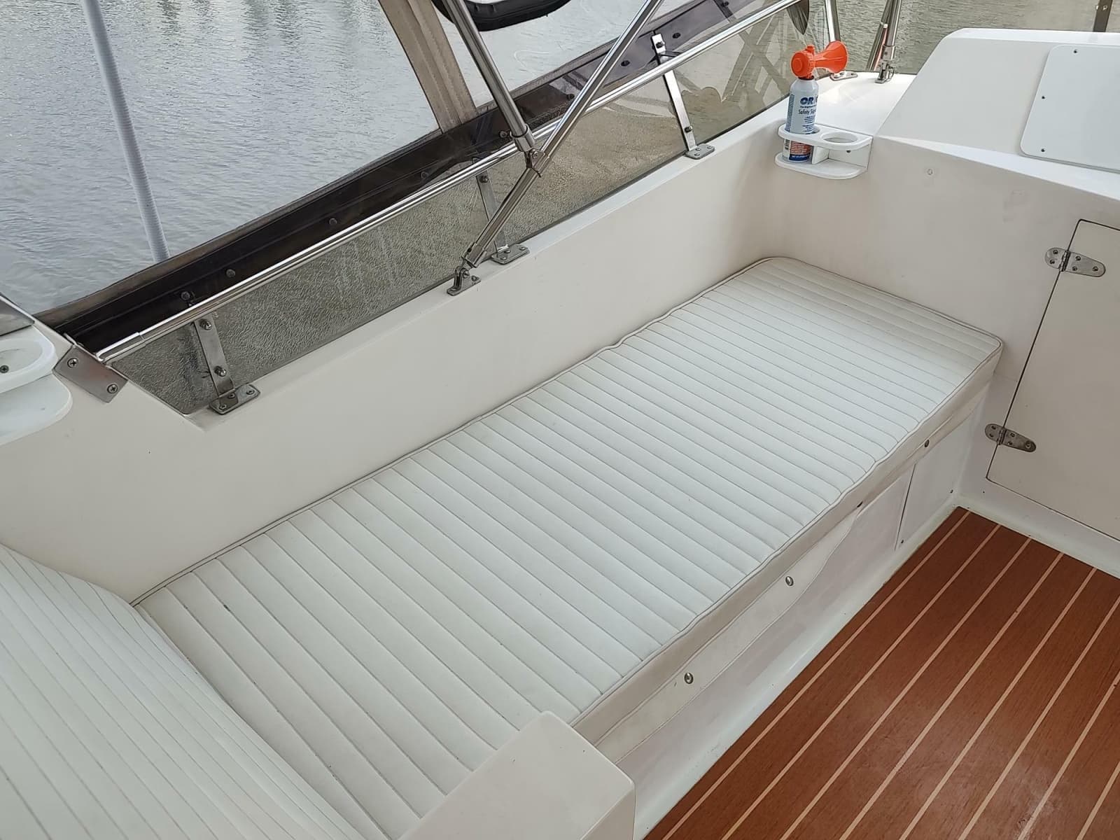 1989 Hyatt Double Cabin Motoryacht - Photo 22