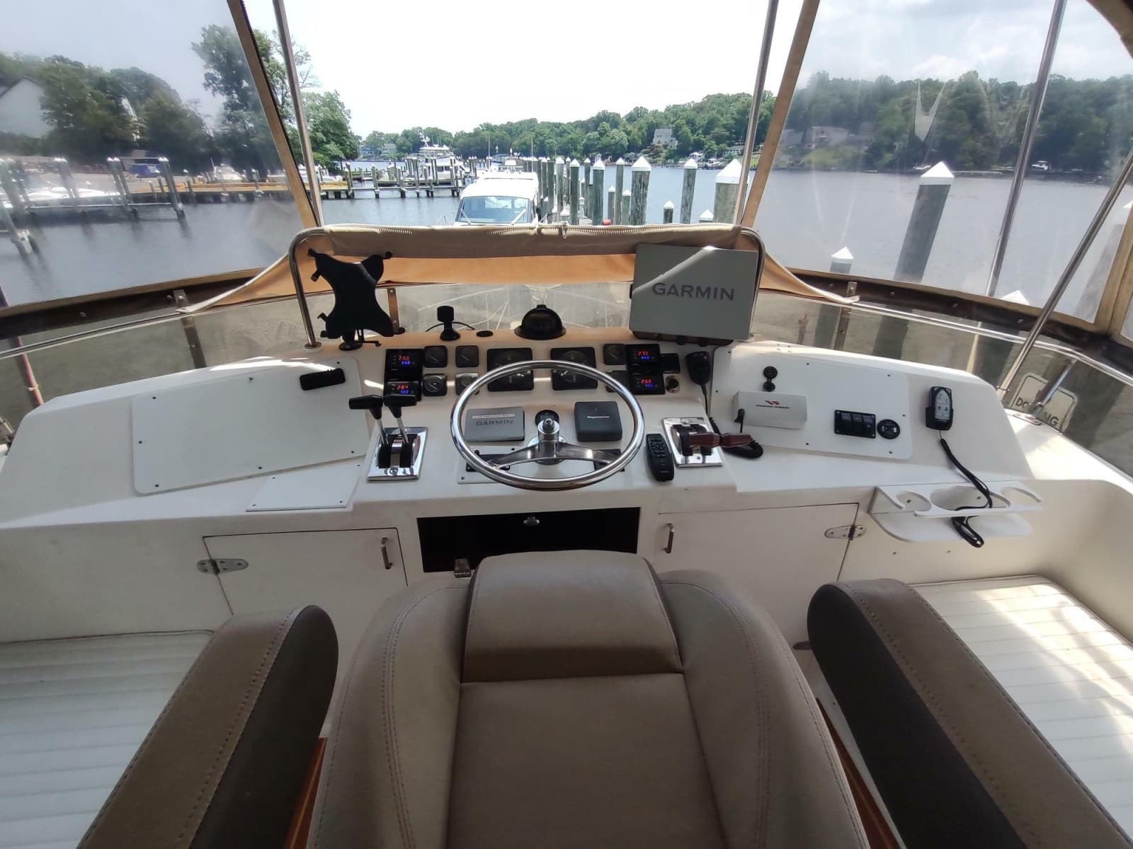 1989 Hyatt Double Cabin Motoryacht - Photo 17