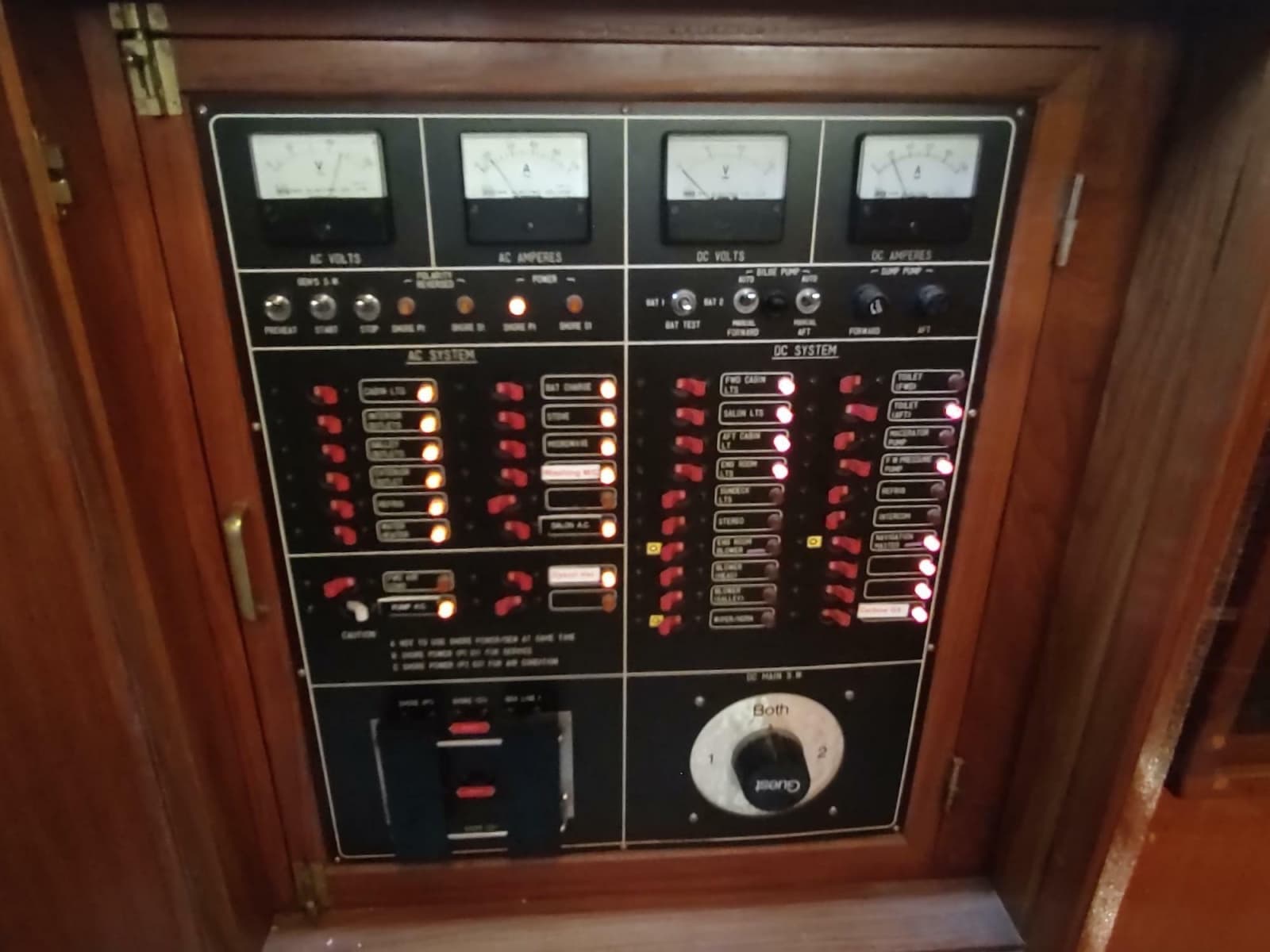 1989 Hyatt Double Cabin Motoryacht - Photo 38