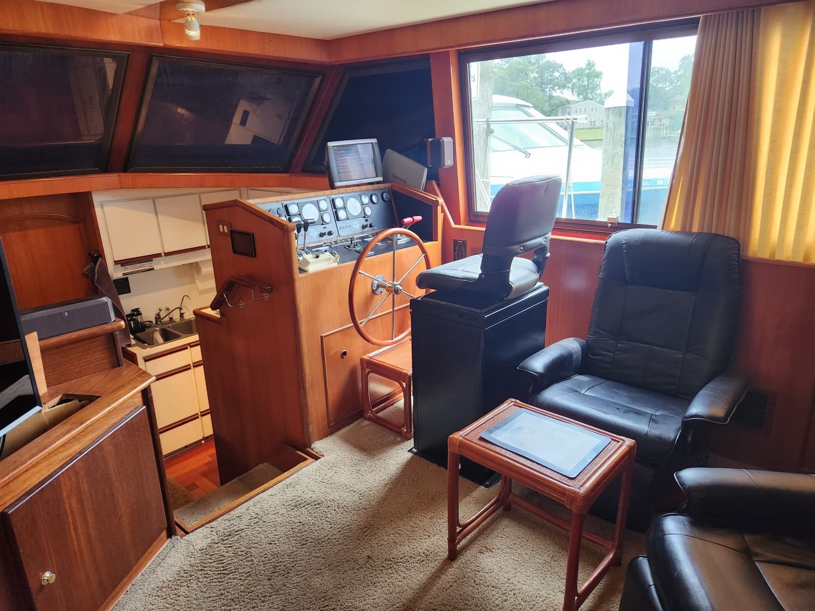 1989 Hyatt Double Cabin Motoryacht - Photo 31