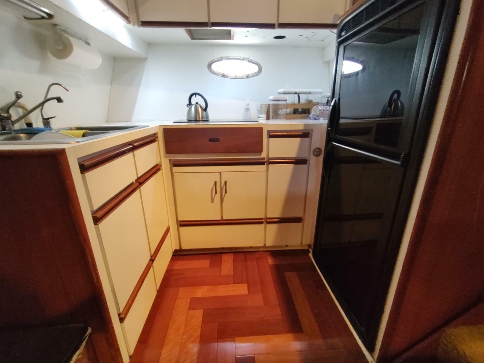 1989 Hyatt Double Cabin Motoryacht - Photo 44