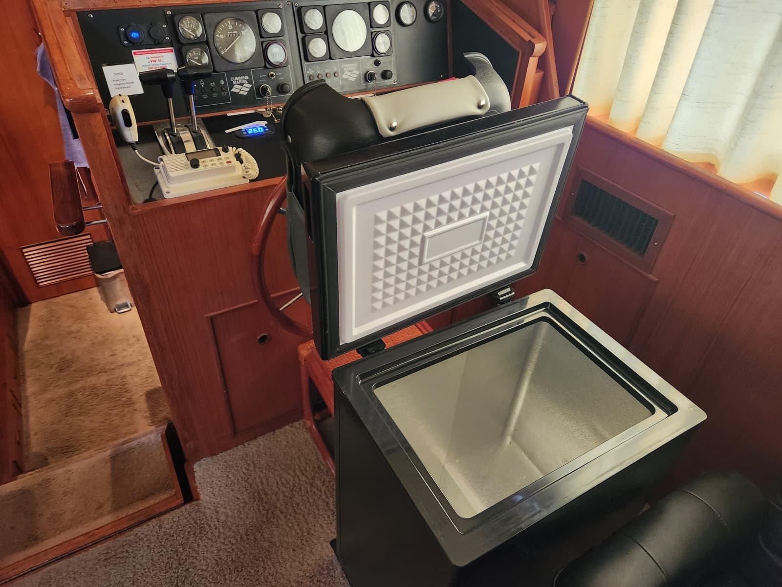 1989 Hyatt Double Cabin Motoryacht - Photo 33