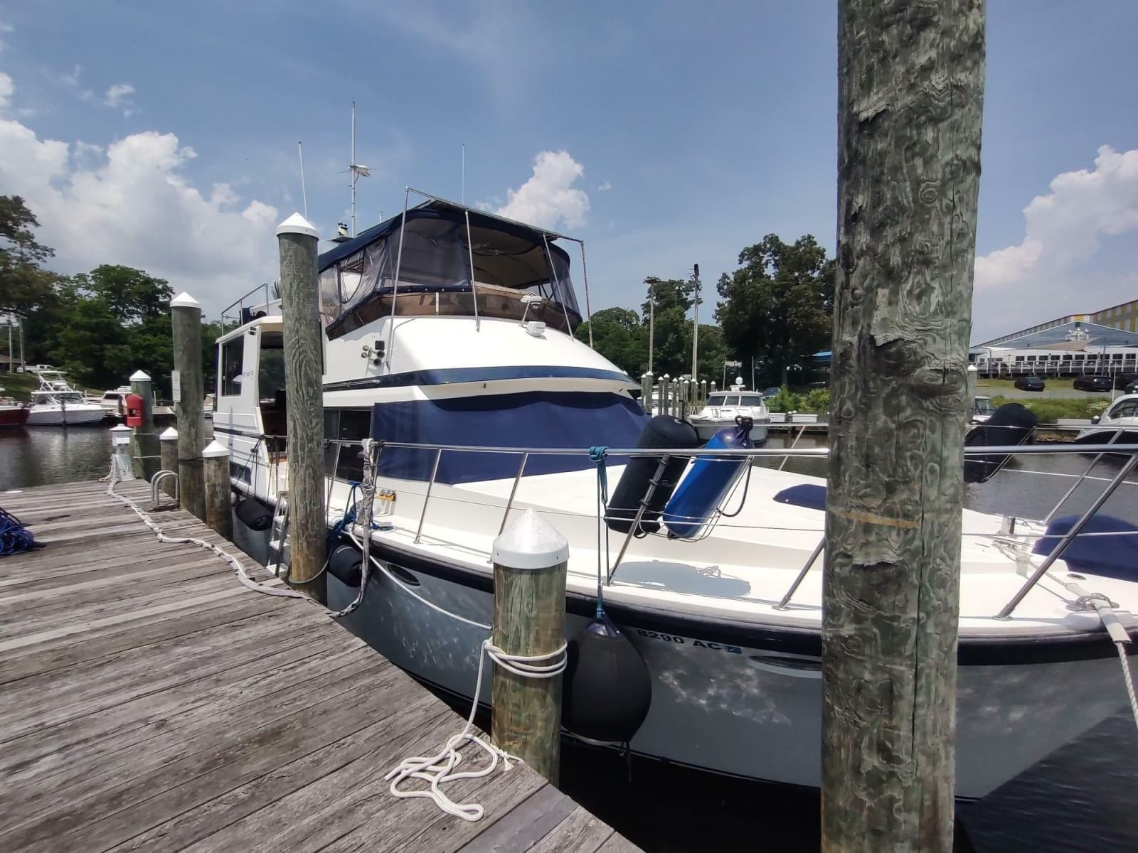 1989 Hyatt Double Cabin Motoryacht - Photo 2
