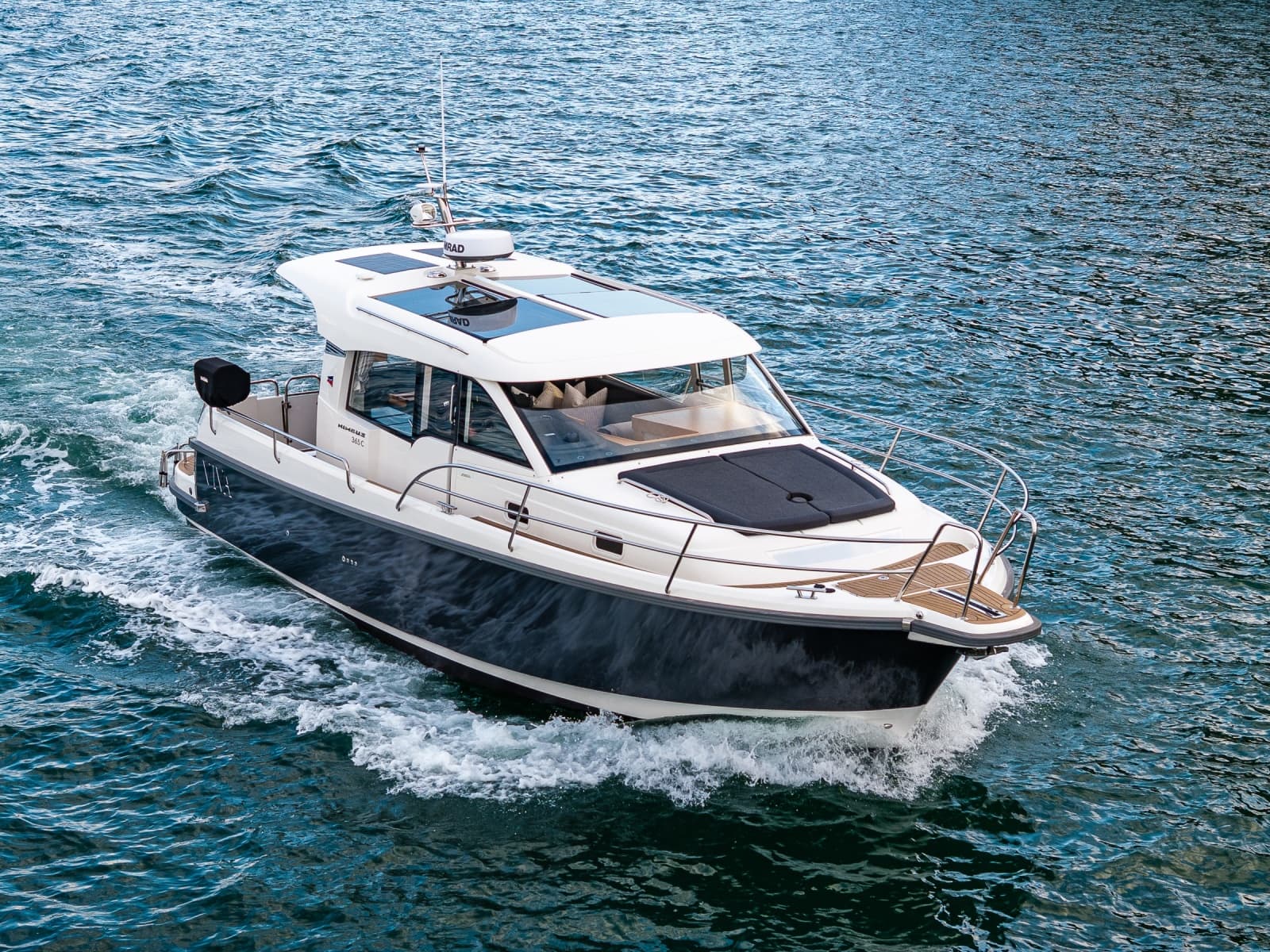 2022 Nimbus 365 Coupe - Photo 44