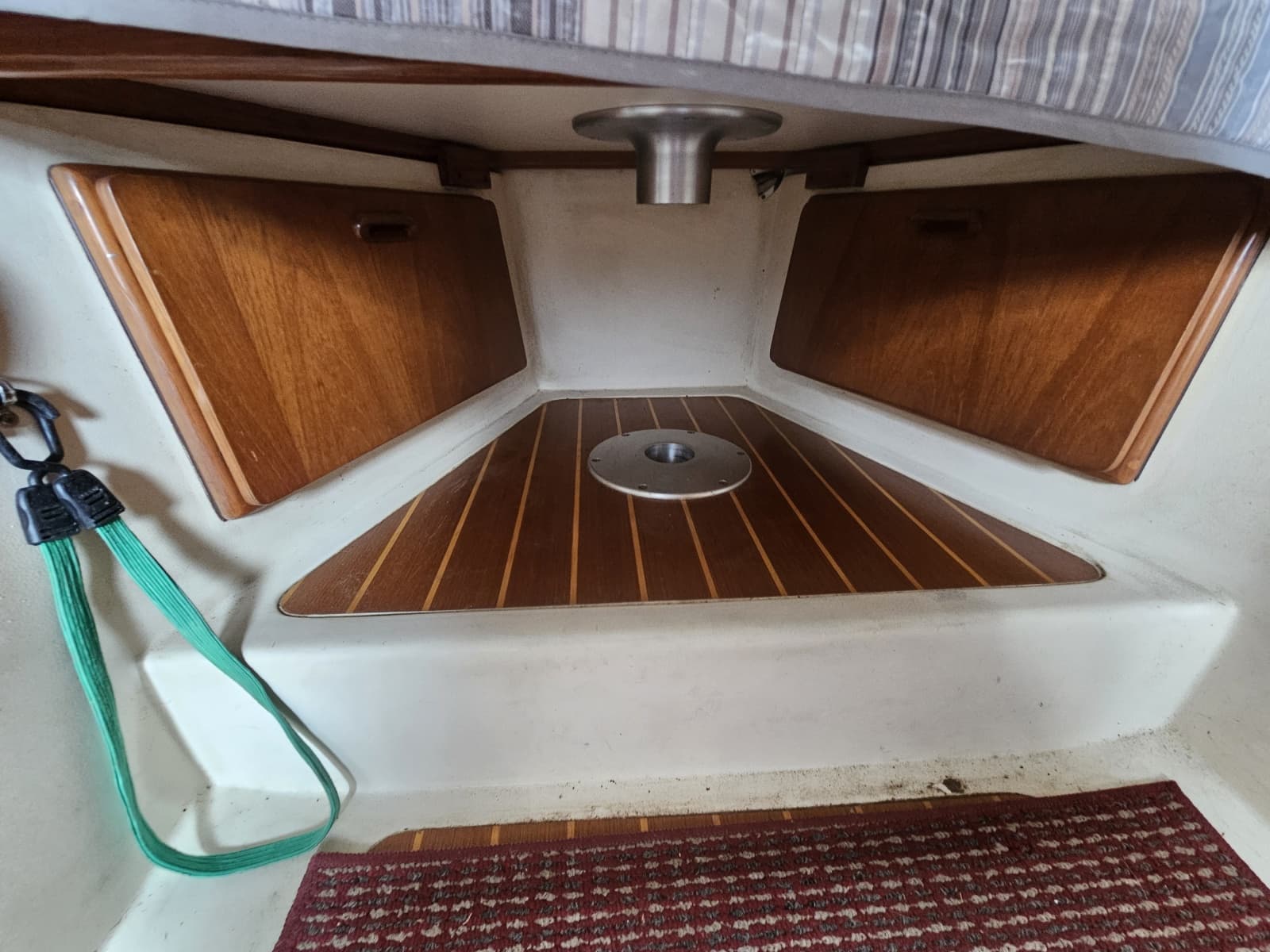 2000 Mainship Pilot 30 - Photo 16