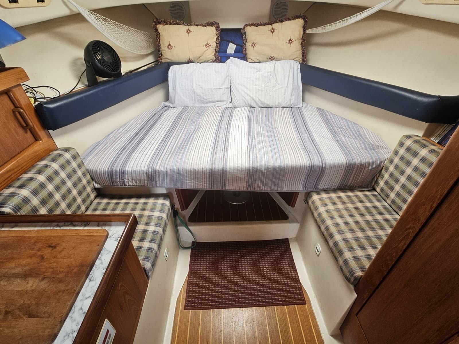 2000 Mainship Pilot 30 - Photo 12