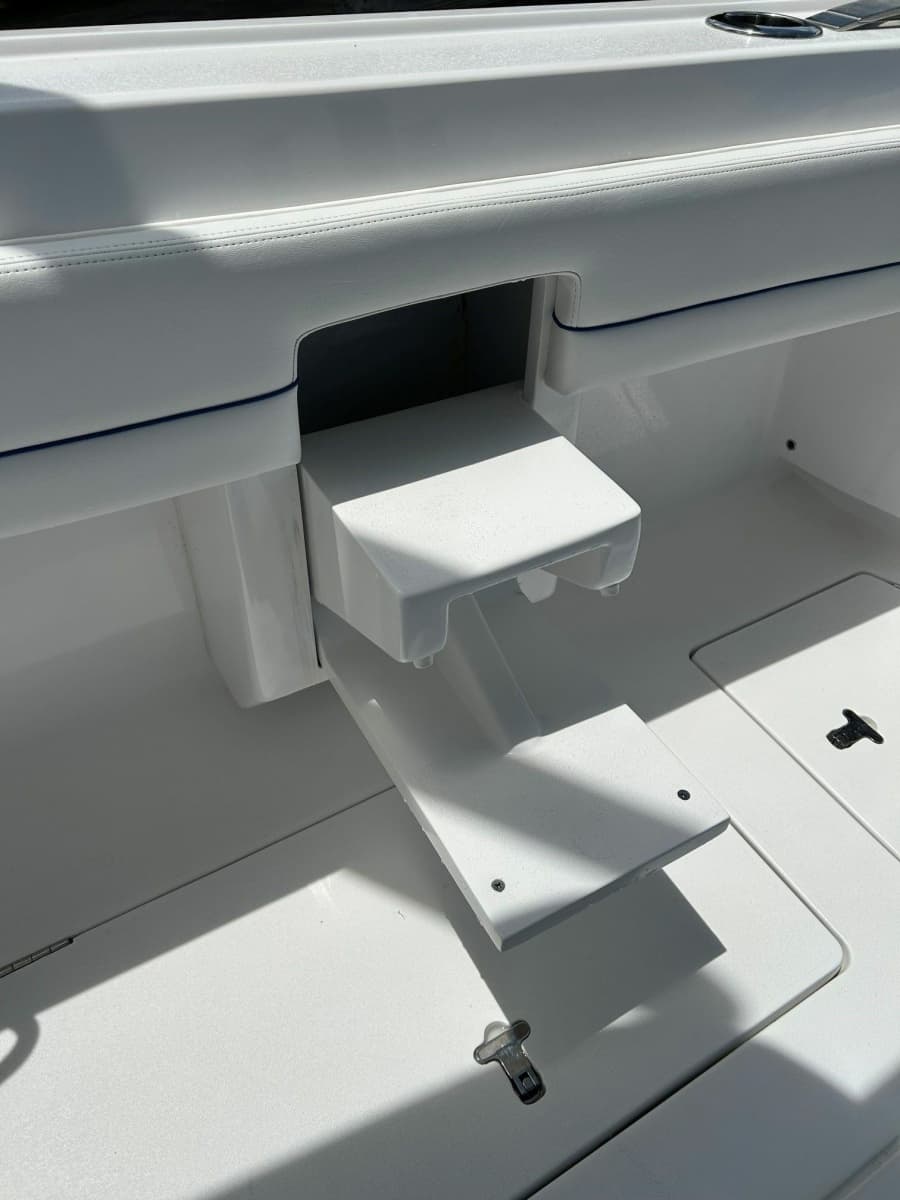 2025 Intrepid 375 Nomad - Photo 26