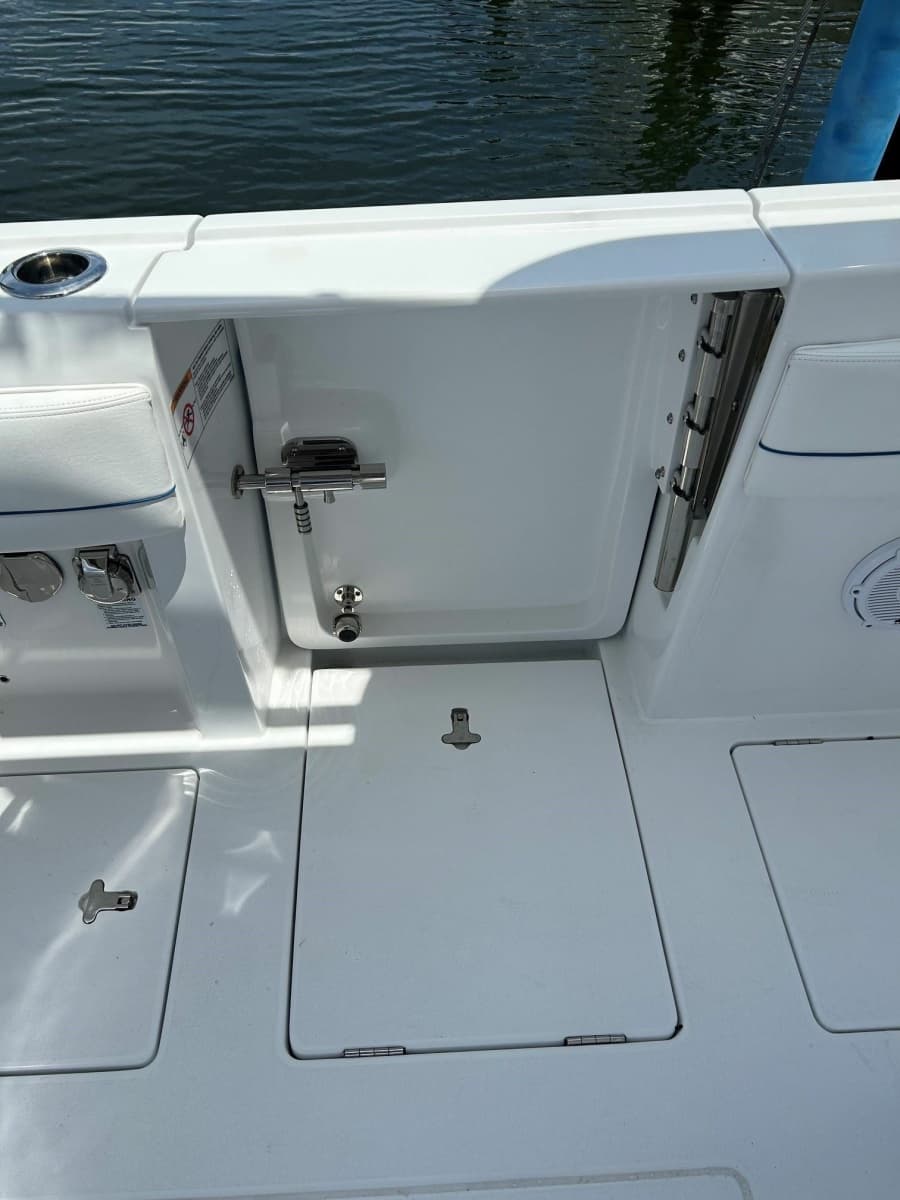 2025 Intrepid 375 Nomad - Photo 29