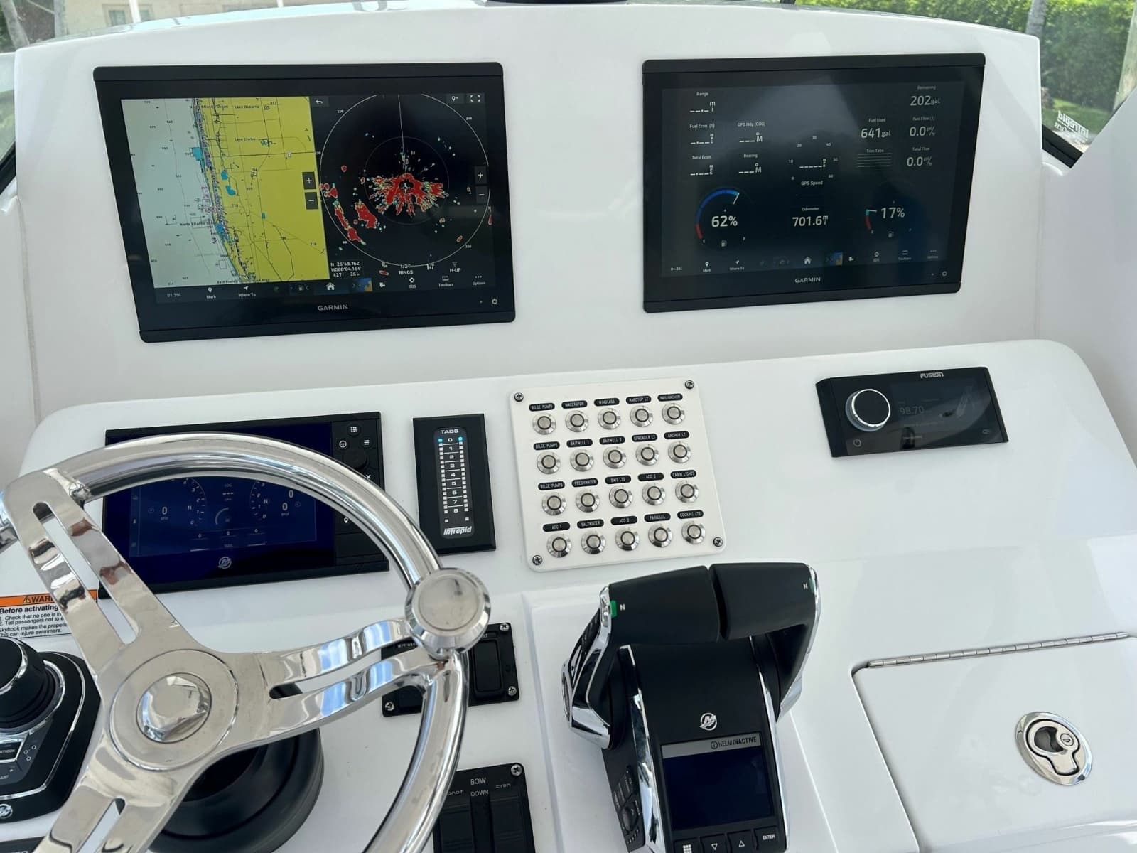 2025 Intrepid 375 Nomad - Photo 2