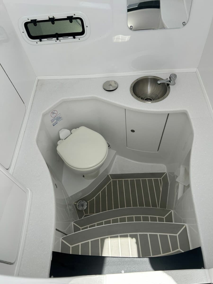 2025 Intrepid 375 Nomad - Photo 21