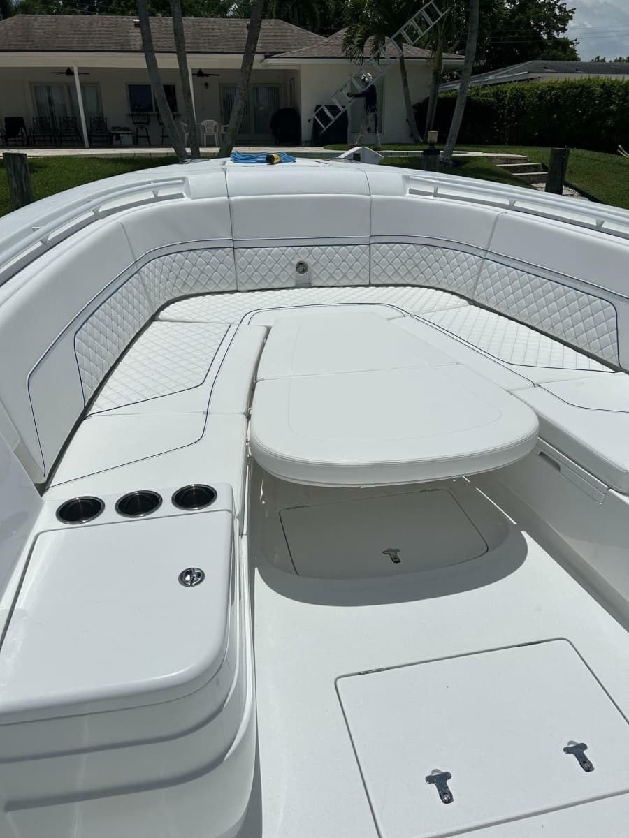 2025 Intrepid 375 Nomad - Photo 13