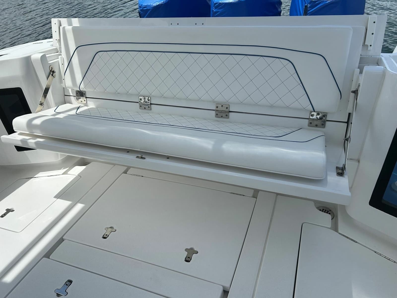 2025 Intrepid 375 Nomad - Photo 33