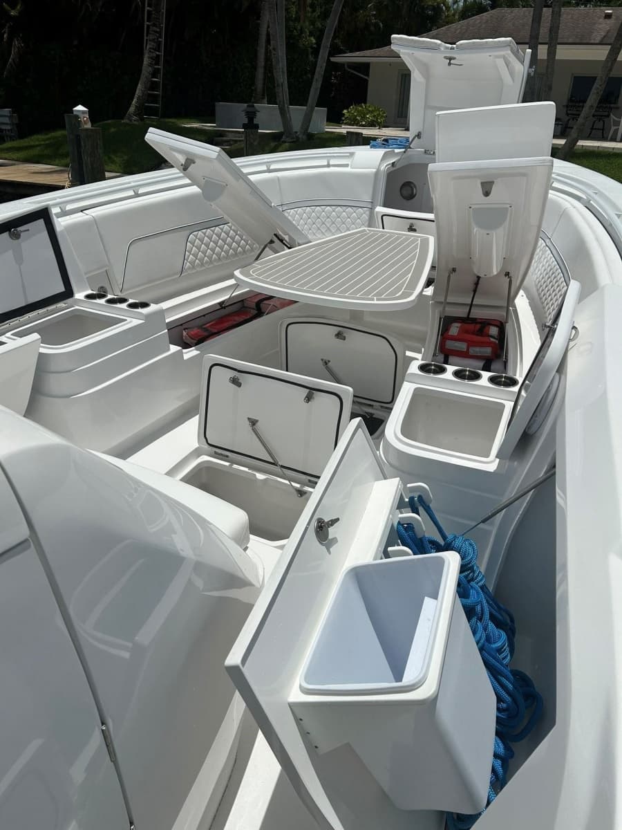 2025 Intrepid 375 Nomad - Photo 15