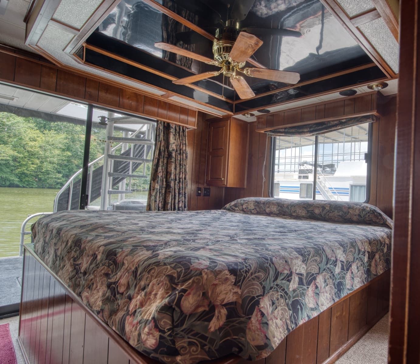 1996 Lakeview 14x56 houseboat - Photo 44