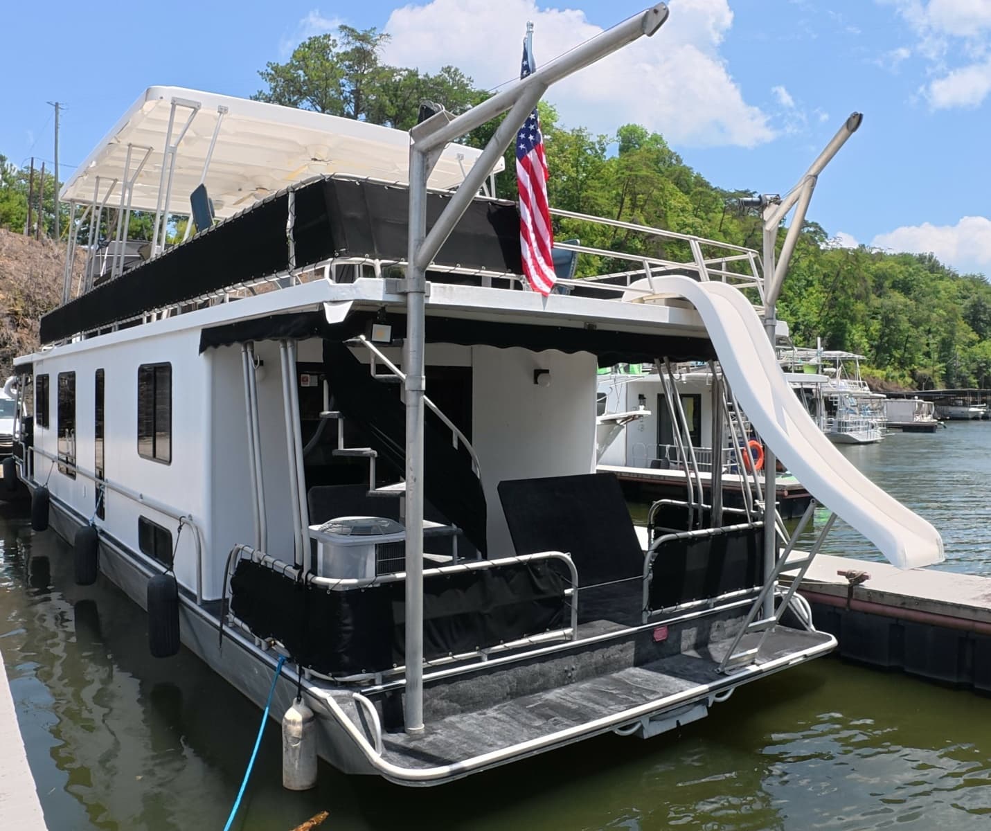1996 Lakeview 14x56 houseboat - Photo 5