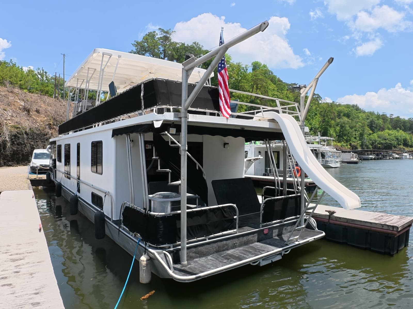 1996 Lakeview 14x56 houseboat - Photo 35