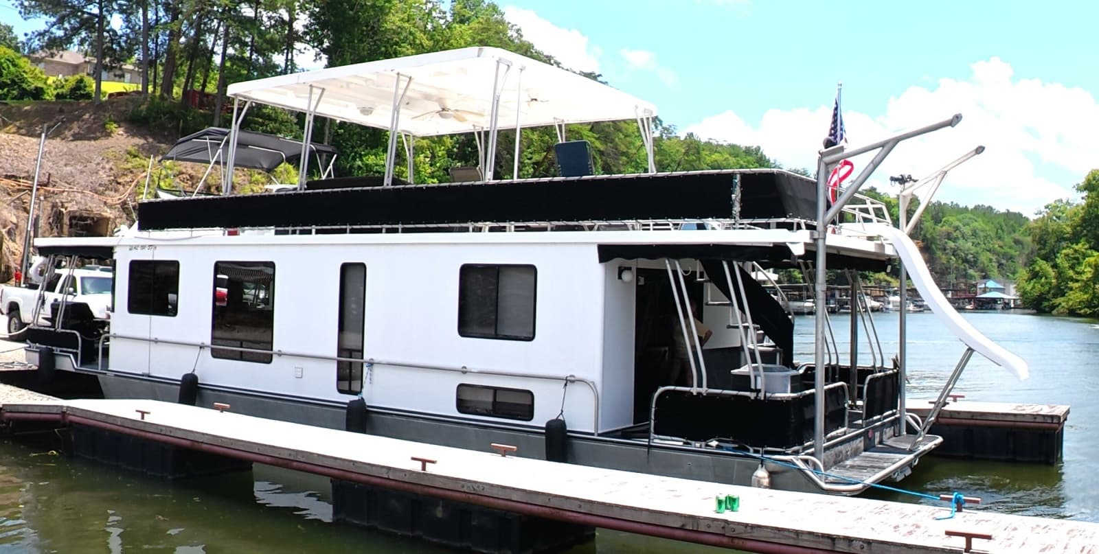 1996 Lakeview 14x56 houseboat - Photo 4