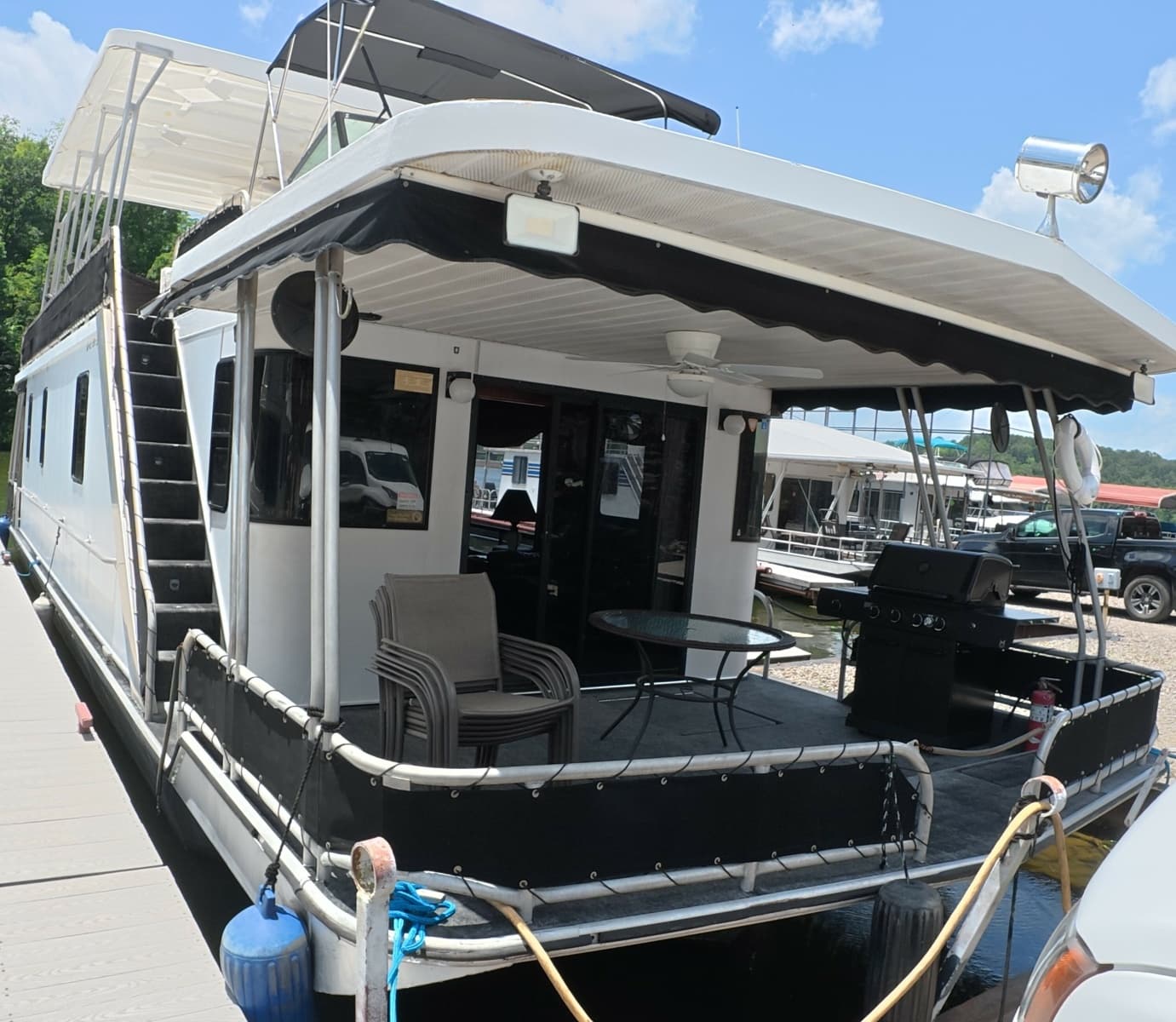1996 Lakeview 14x56 houseboat - Photo 2