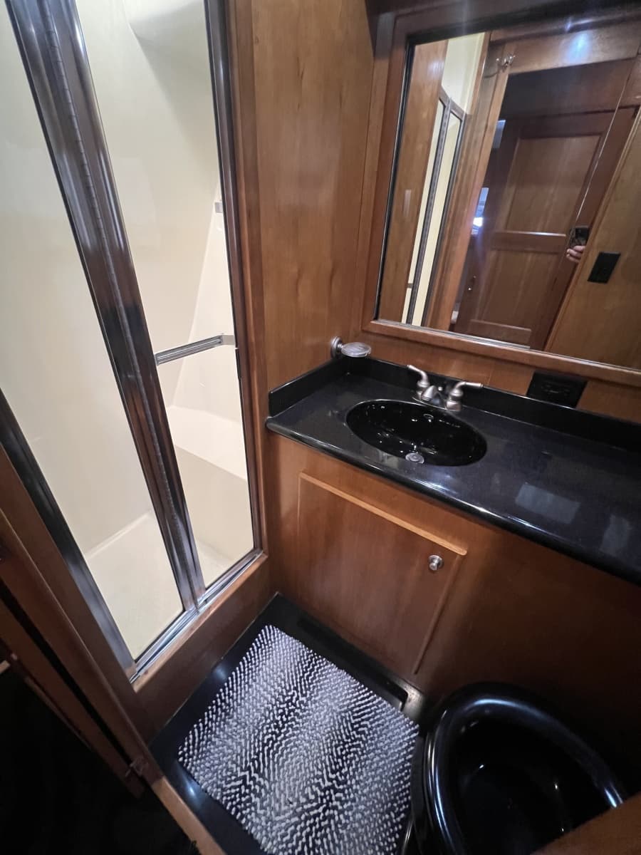 2007 Navigator 5400 - Photo 54