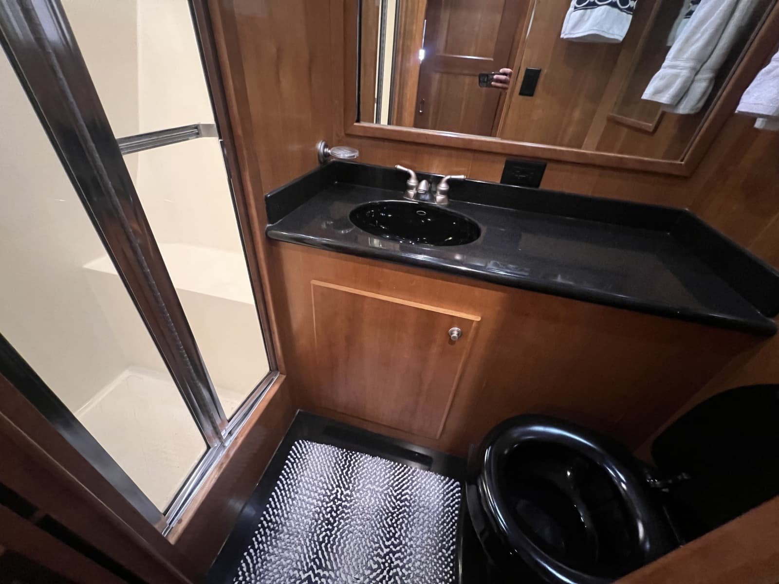 2007 Navigator 5400 - Photo 53