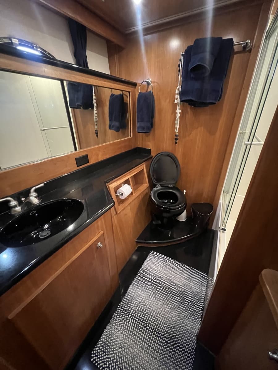 2007 Navigator 5400 - Photo 46