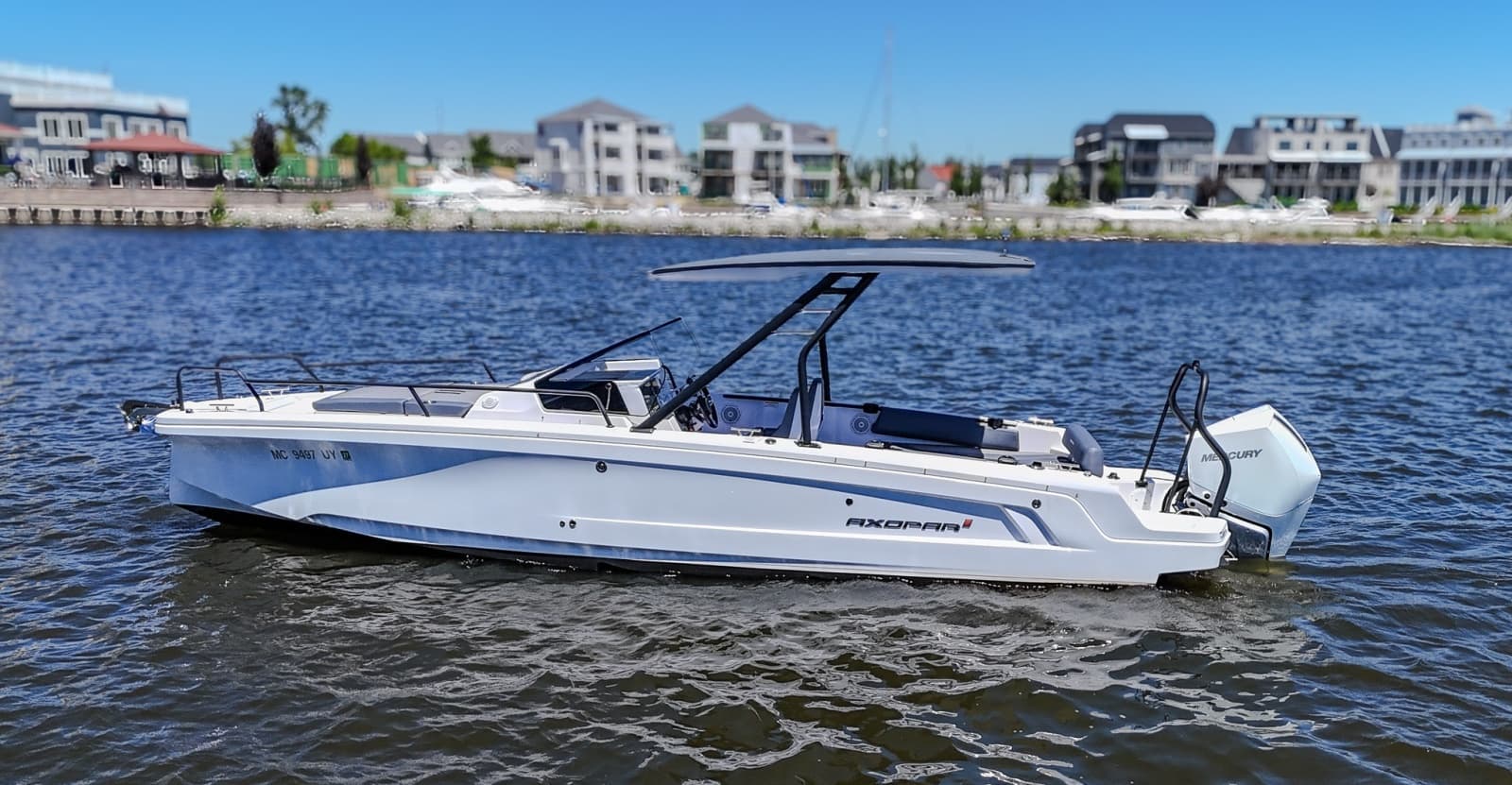 2023 Axopar 25 Cross Top - Photo 6