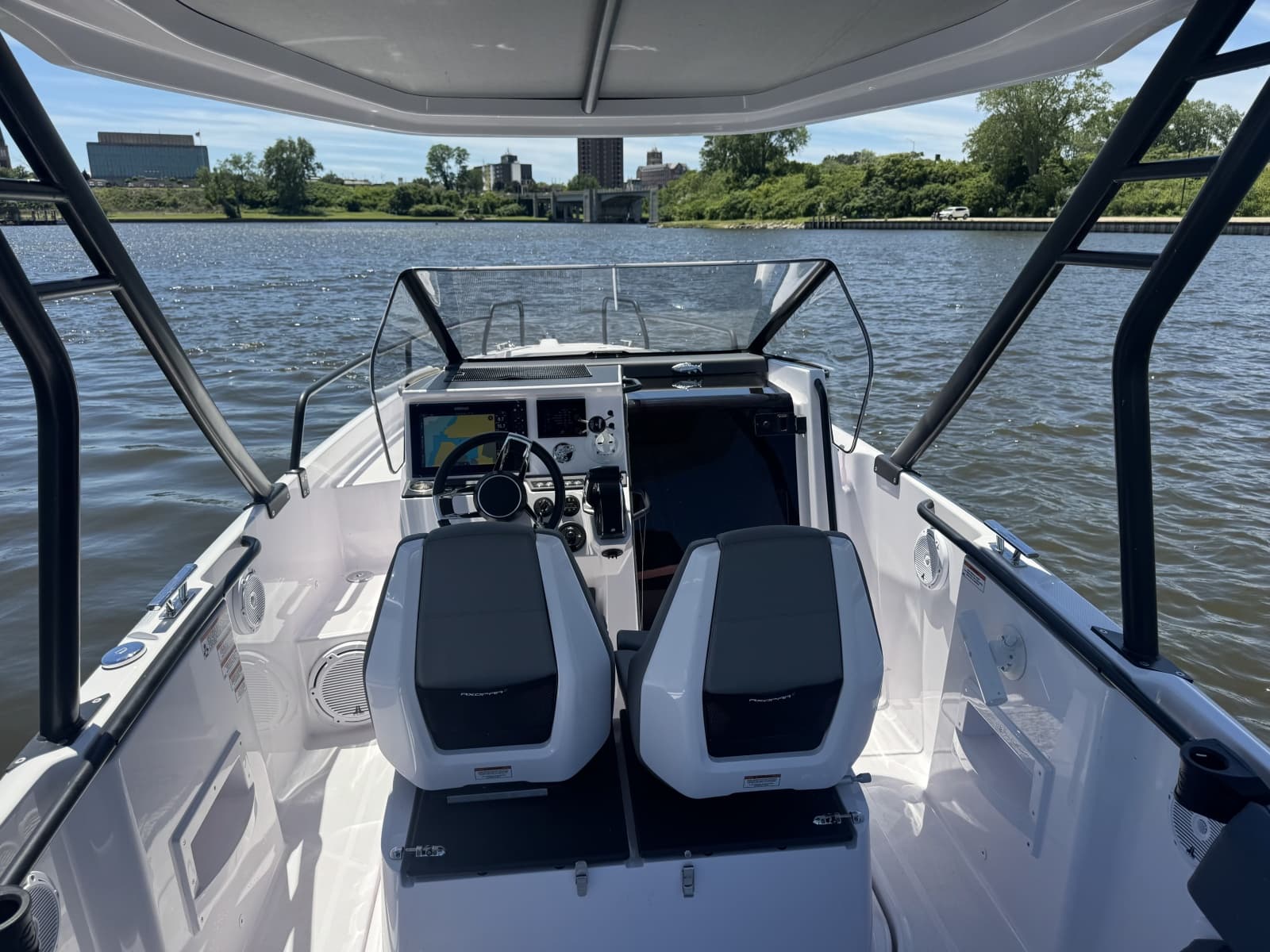 2023 Axopar 25 Cross Top - Photo 3