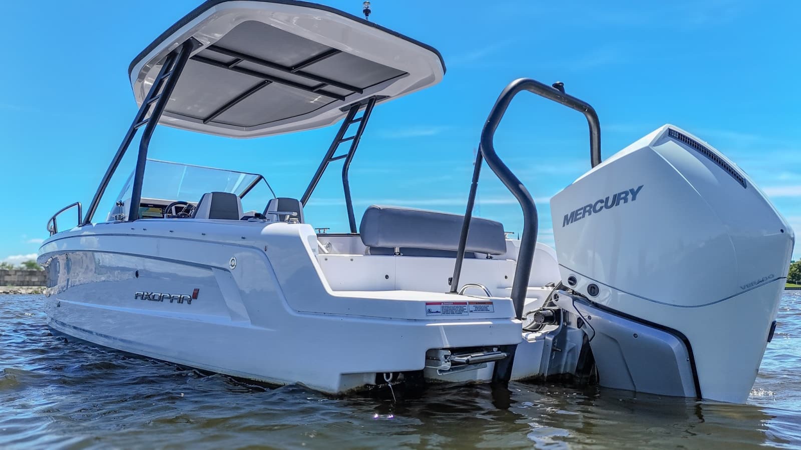 2023 Axopar 25 Cross Top - Photo 8