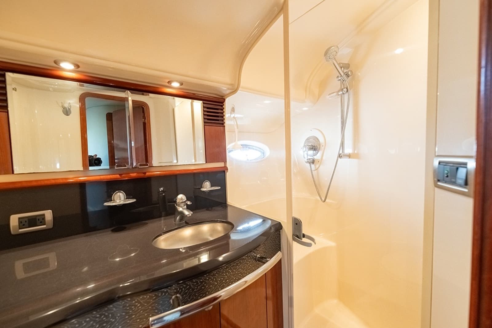 2003 Sea Ray 500 Sundancer - Photo 34