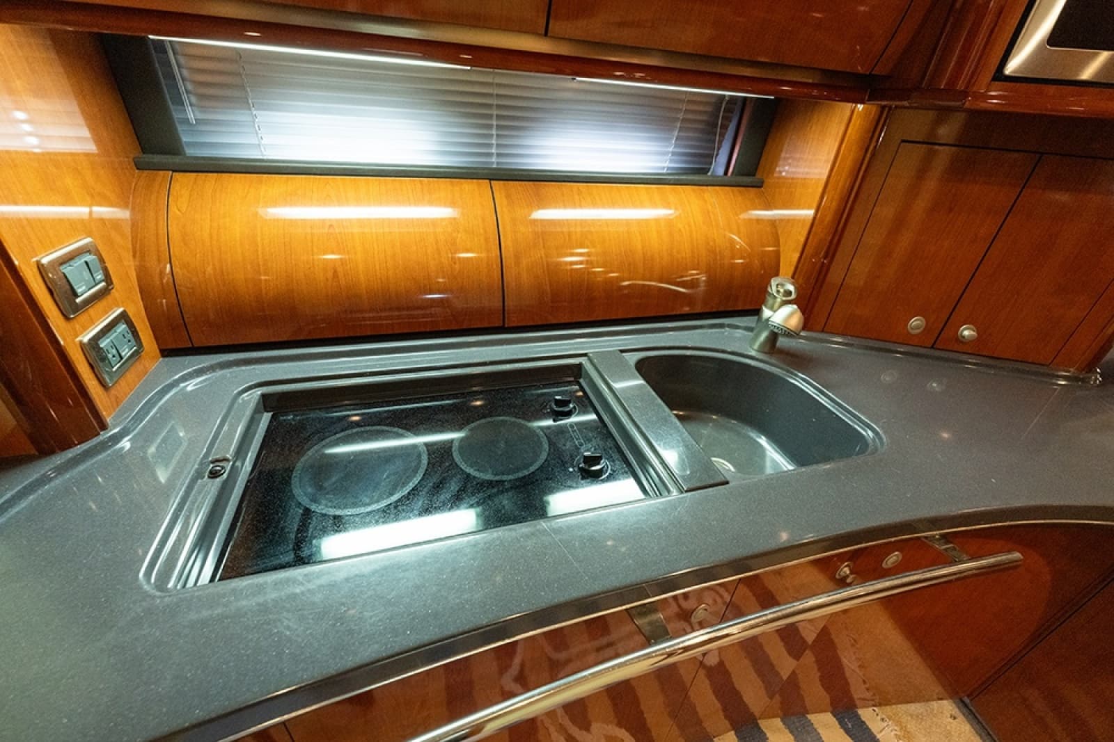 2003 Sea Ray 500 Sundancer - Photo 52