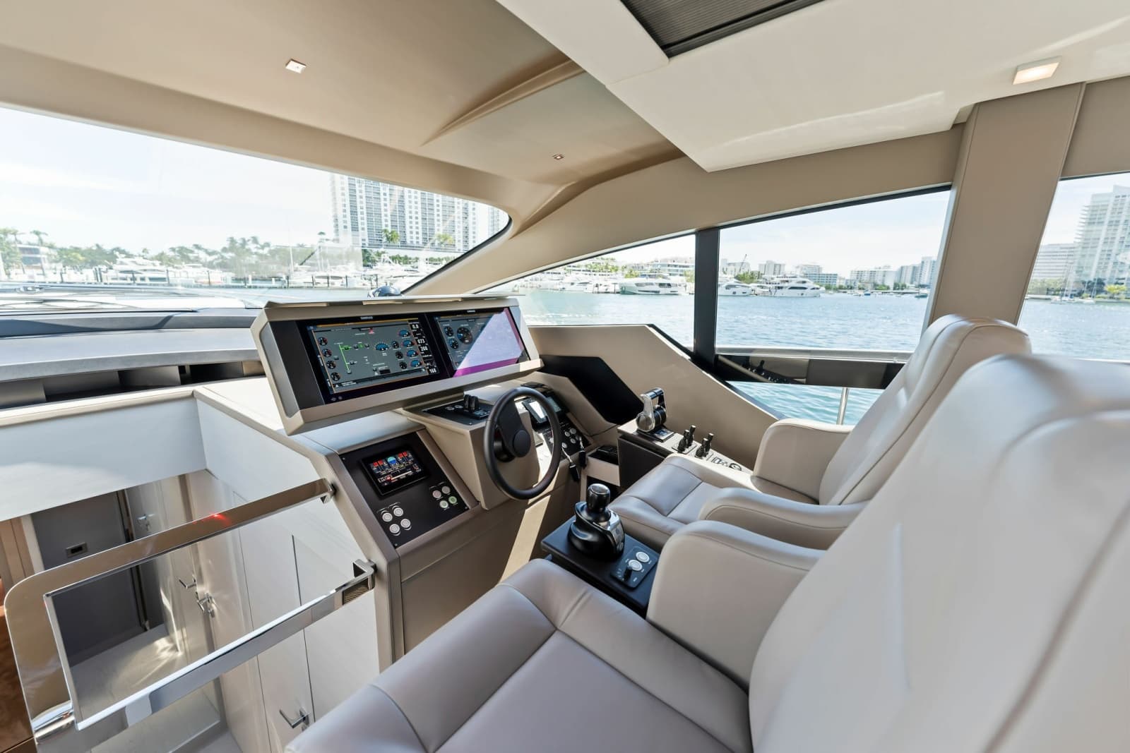 2022 Pershing 7X - Photo 30