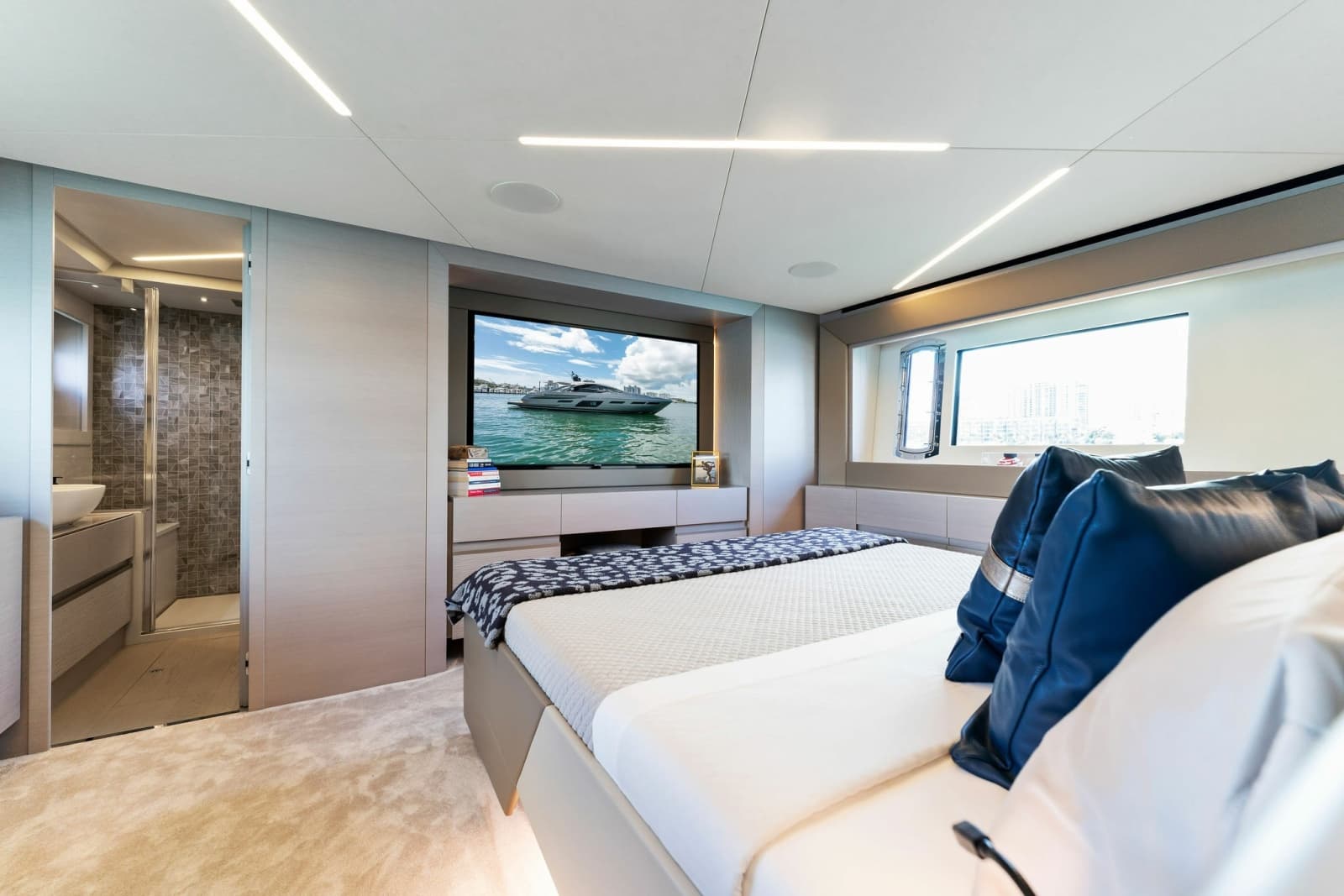 2022 Pershing 7X - Photo 48